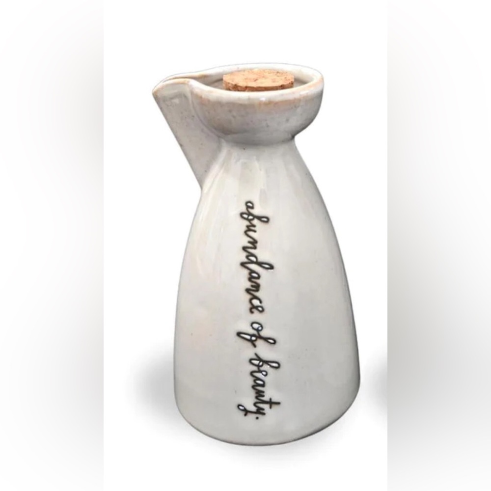 NWT Rae Dunn “Abundance of Beauty” Cruet